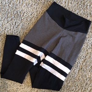 EUC Iris Fitness booty scrunch leggings